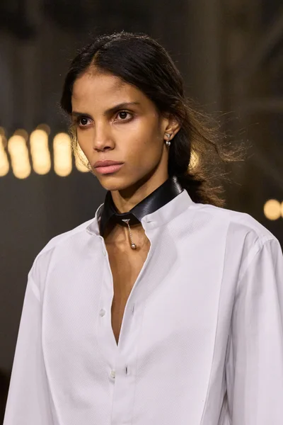 Look 8